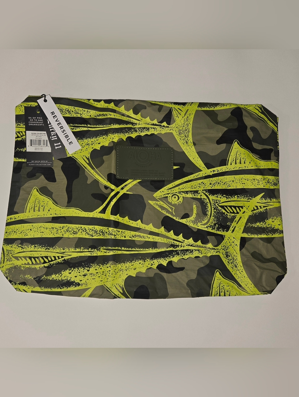 Aloha Collection Reversible Max Pouch in Ulu/Camo - Picture 2 of 8